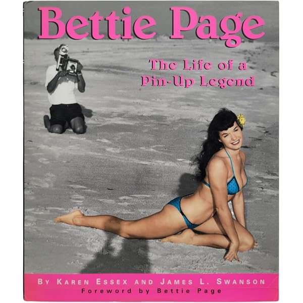 Bettie Page: Queen of Curves: Amazon.co.uk: Mason, Petra, Yeager